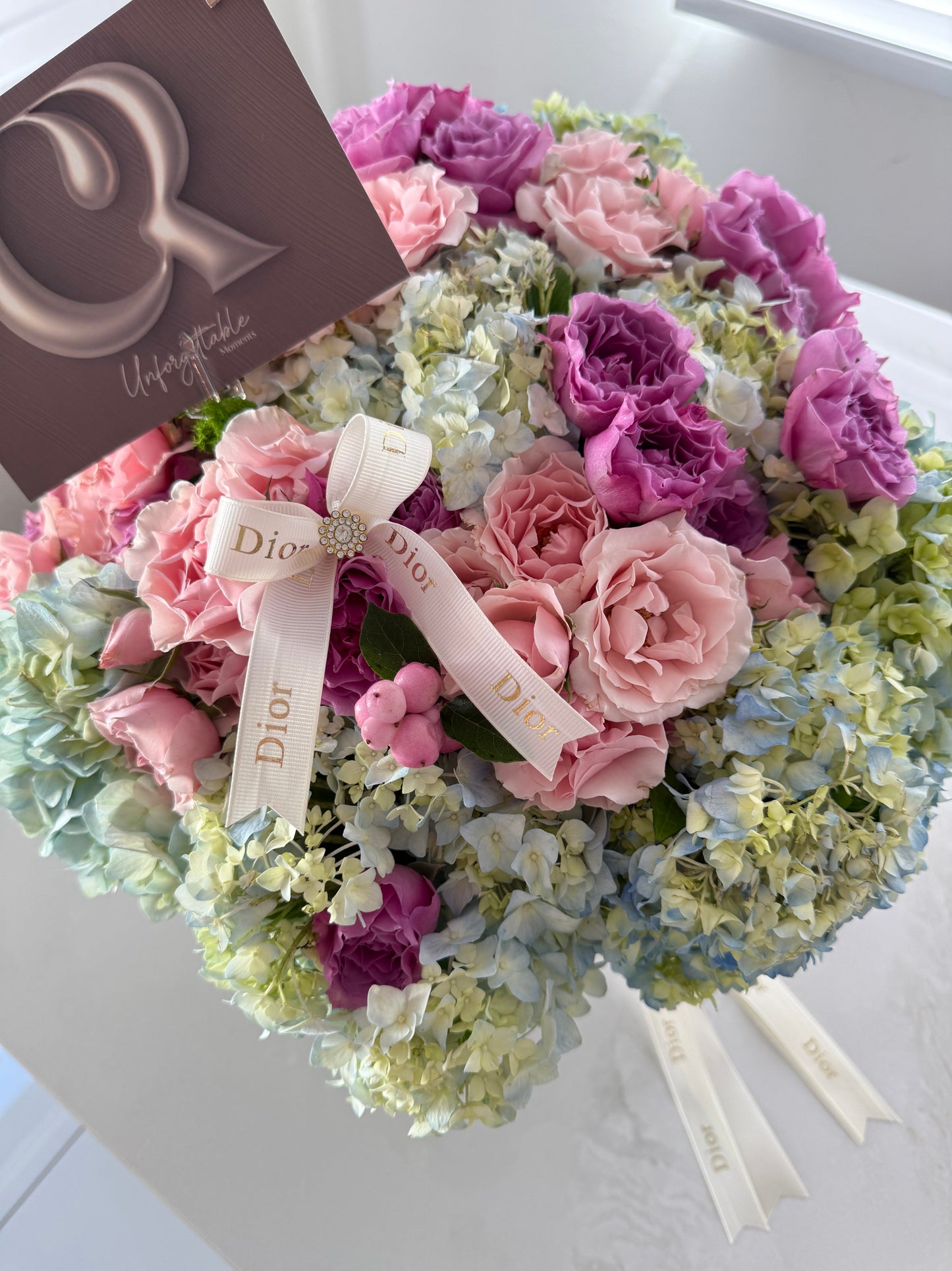 Hortensia Bloom with mini roses