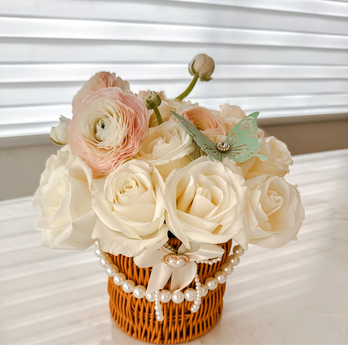 Elegant mini Bloom Basket