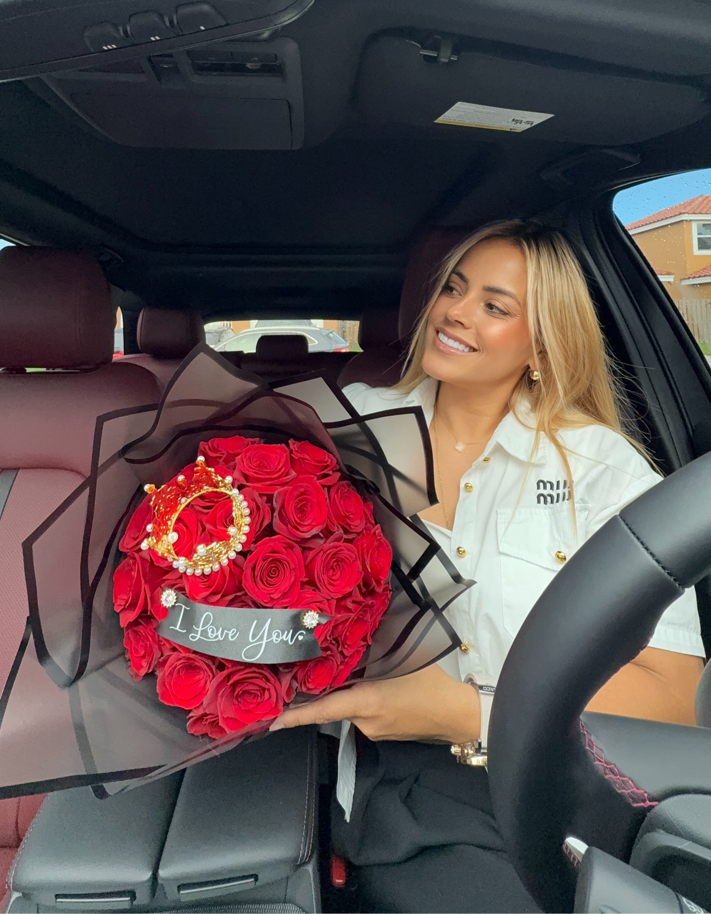 The Luxe Love Bouquet 25 Premium Roses with Personalized Touch