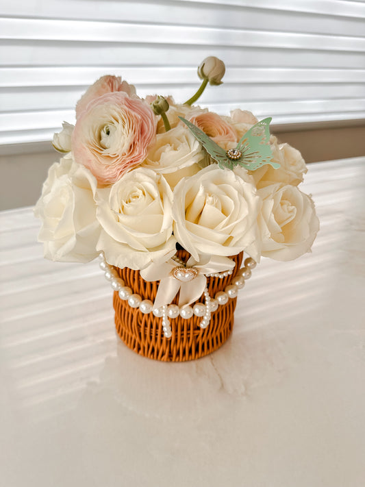 Elegant mini Bloom Basket