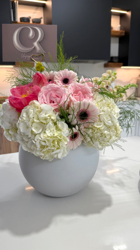 Elegant Floral Arrangement – Peonies, Roses & Hortensias | Arreglo Floral Elegante